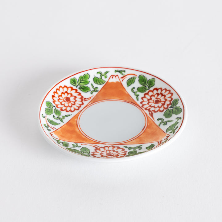 A round ceramic plate featuring 3 mini Mount Fuji with green leaves and red flowers around the edges.