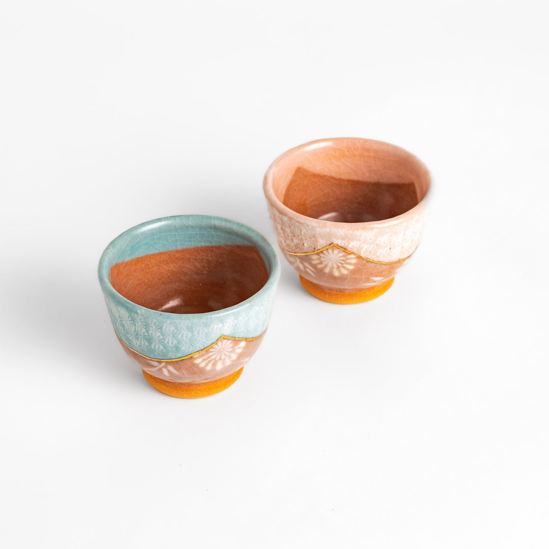 Beautiful and functional tea cups, perfect for everyday tea enjoyment, featuring a durable design and a comfortable feel.