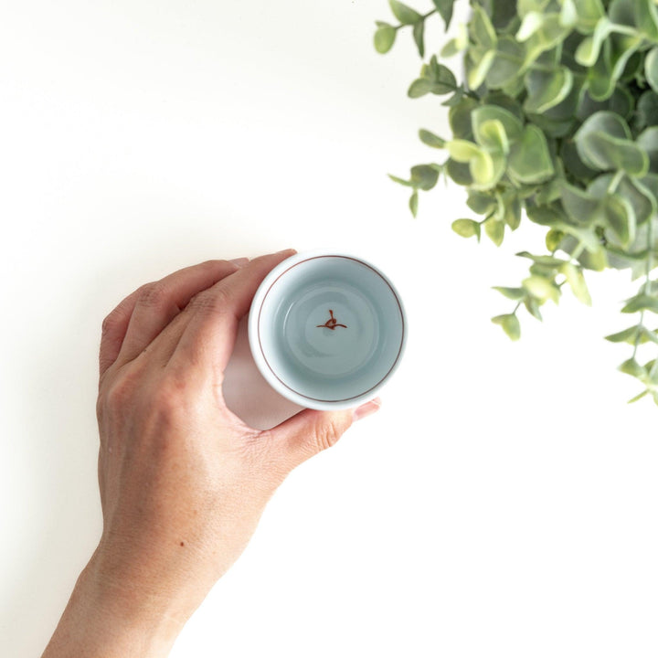 A condiment bowl featuring a geometric pattern of pine, bamboo, and plum, available in blue or red ink.