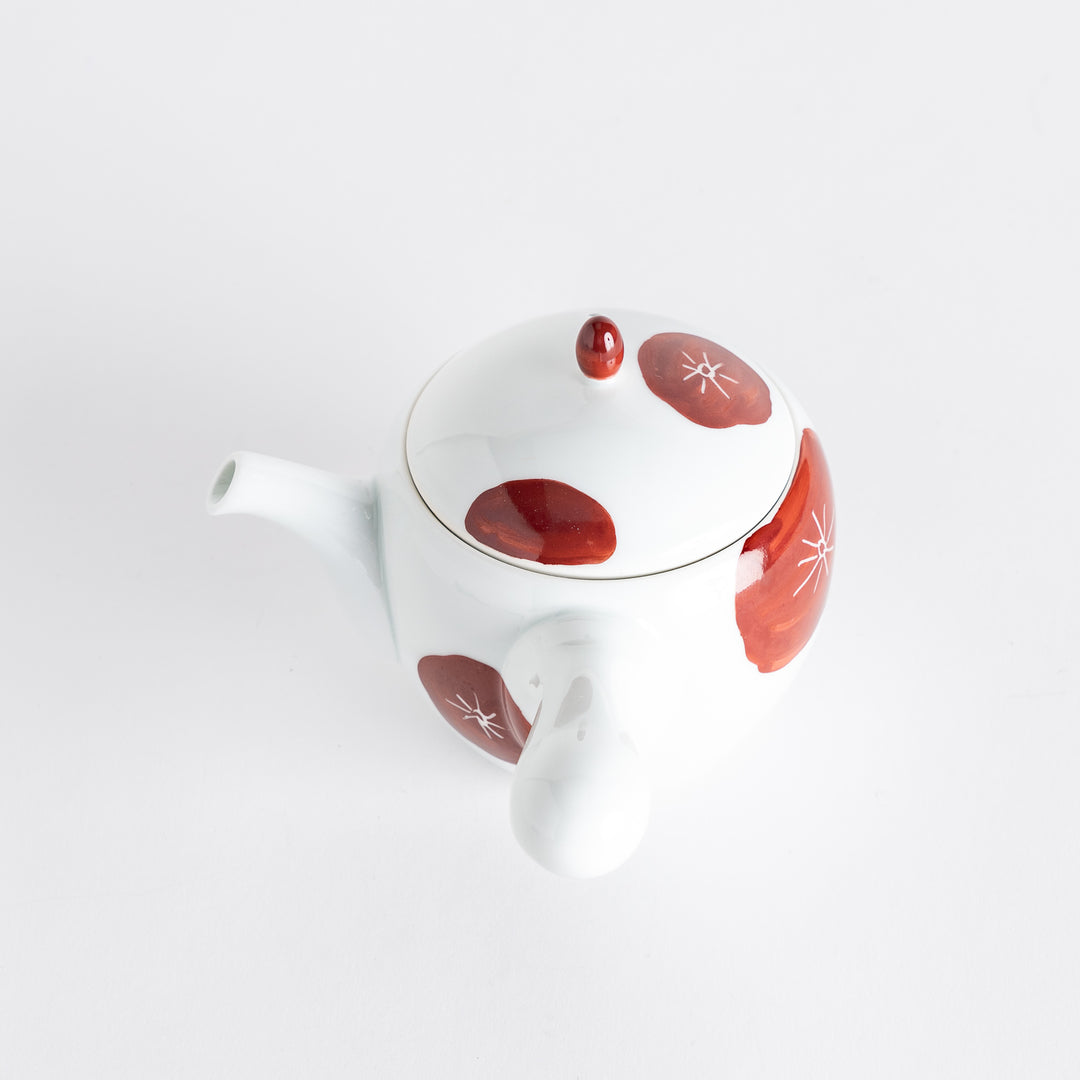 Inside view of the teapot, displaying its clean finish and seamless design for a refined brewing experience.