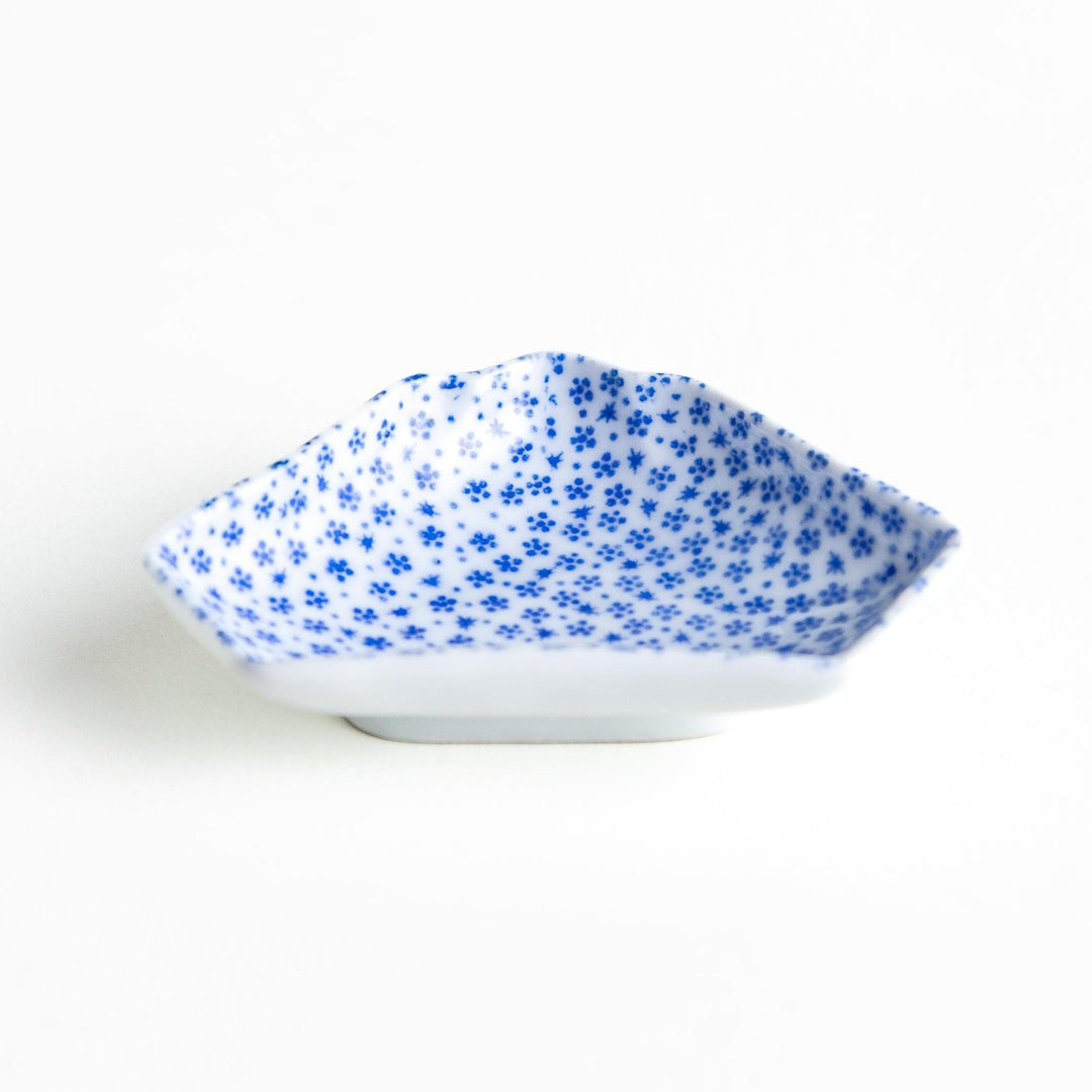 Mt. Fuji-shaped plate with a small blue dotted pattern.