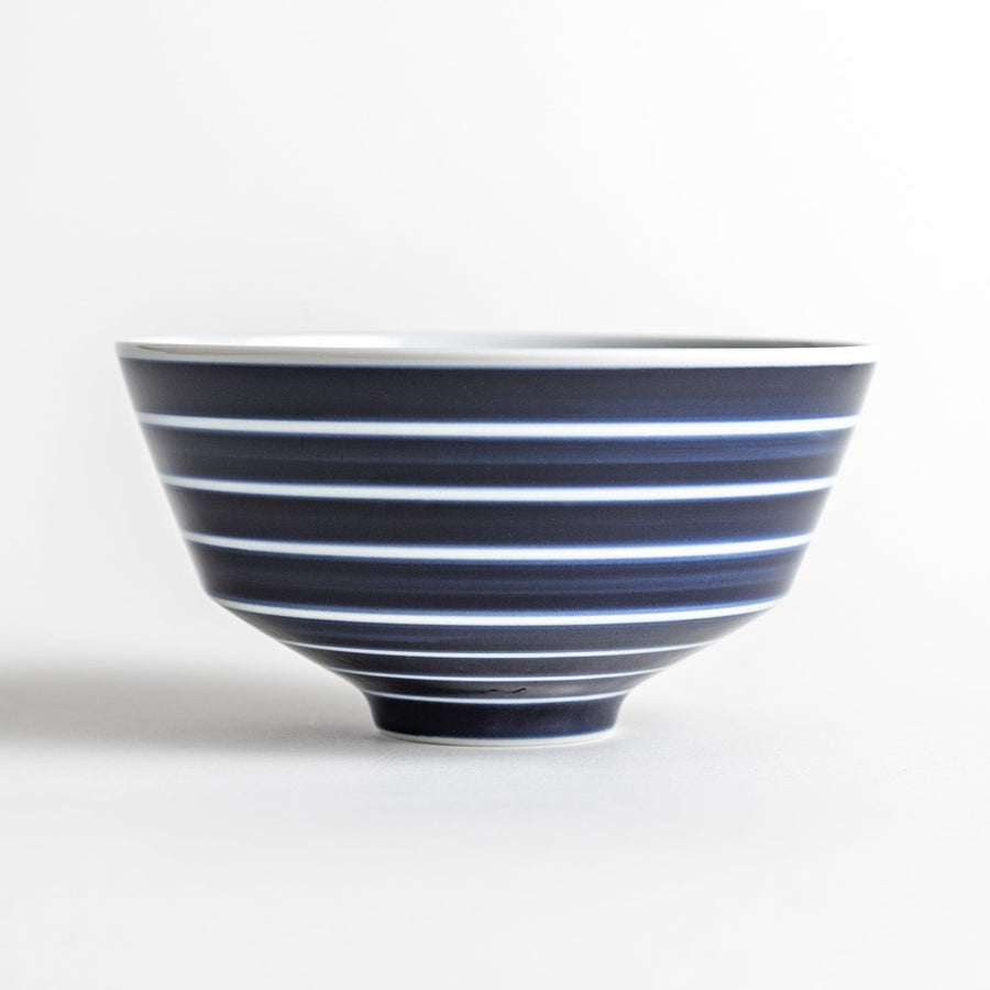 Medium-sized blue or red donburi bowl with thin horizontal white stripes and a matching dark base.